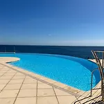 Apartment Dans Pieds Dans L'eau Saint-Raphael (Var)